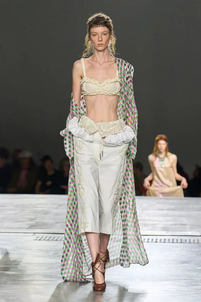 Look 14